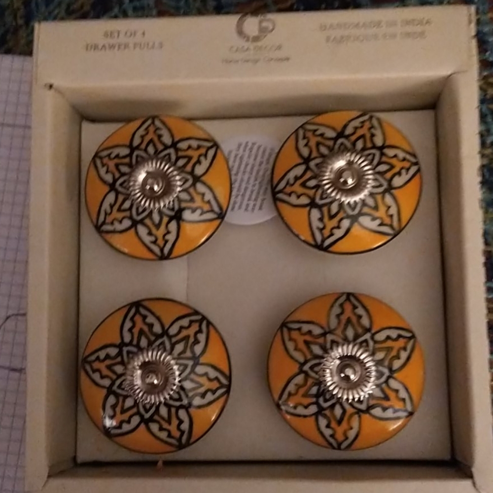 Drawer pulls
